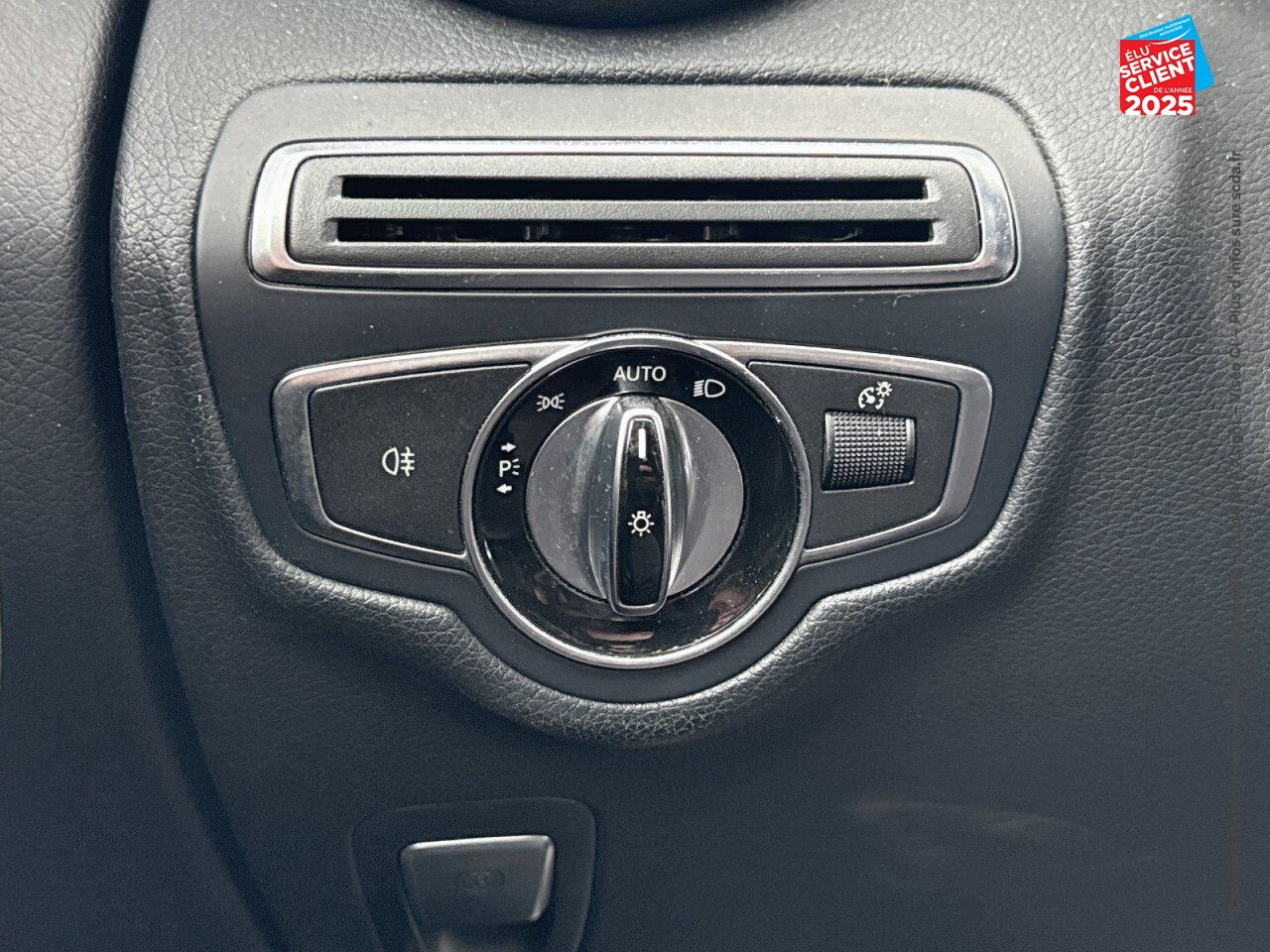 Véhicule d'occasion MERCEDES-BENZ GLC 220 D 170CH SPORTLINE 4MATIC 9G-TRONIC chez BMW Pontarlier