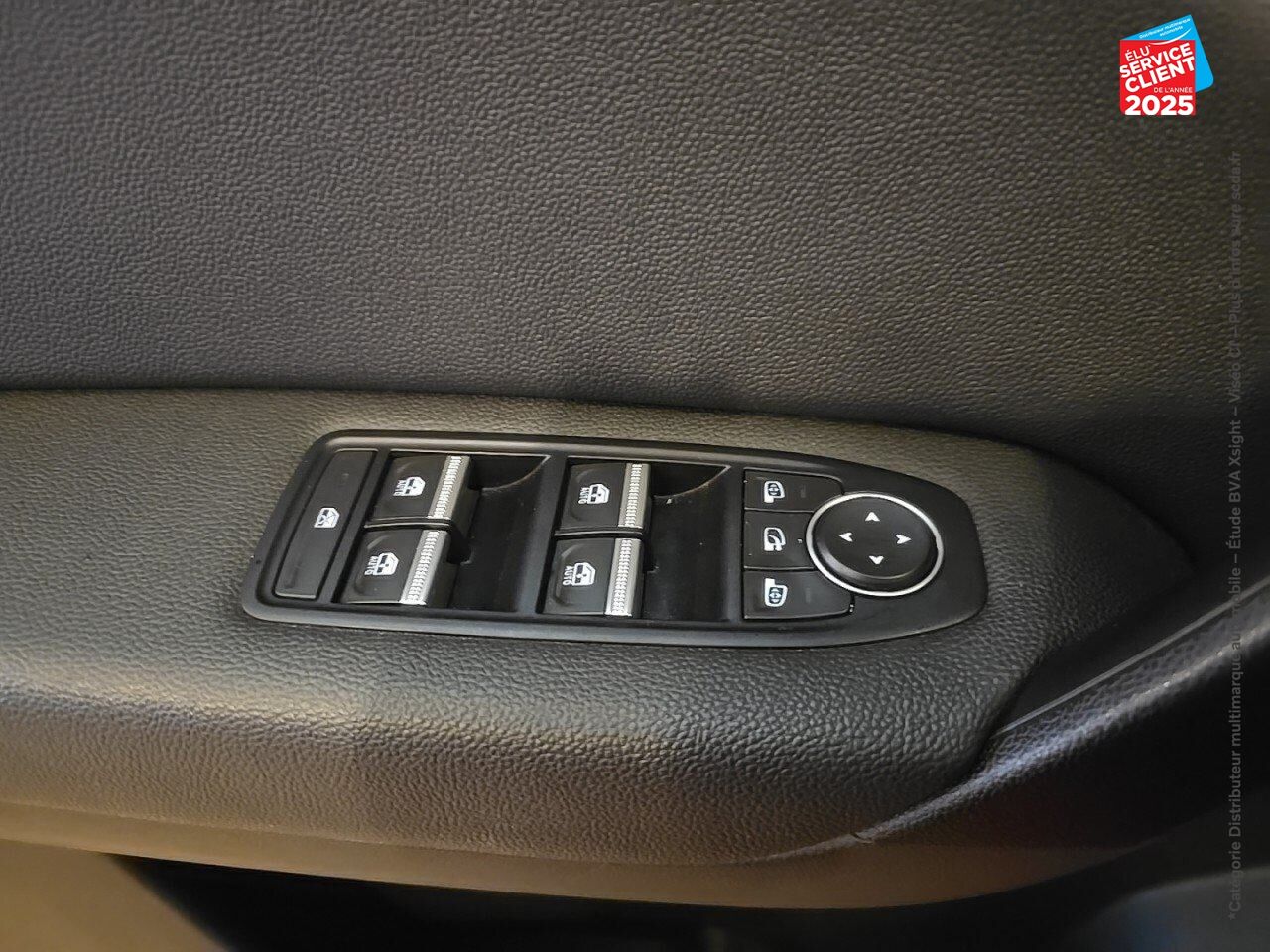 Véhicule d'occasion RENAULT CAPTUR 1.3 TCE 130CH FAP INTENS EDC chez Opel Bar le Duc