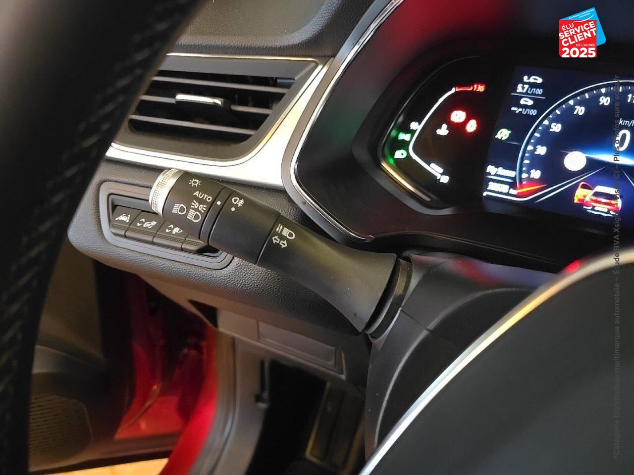 Véhicule d'occasion RENAULT CAPTUR 1.3 TCE 130CH FAP INTENS EDC chez Opel Bar le Duc