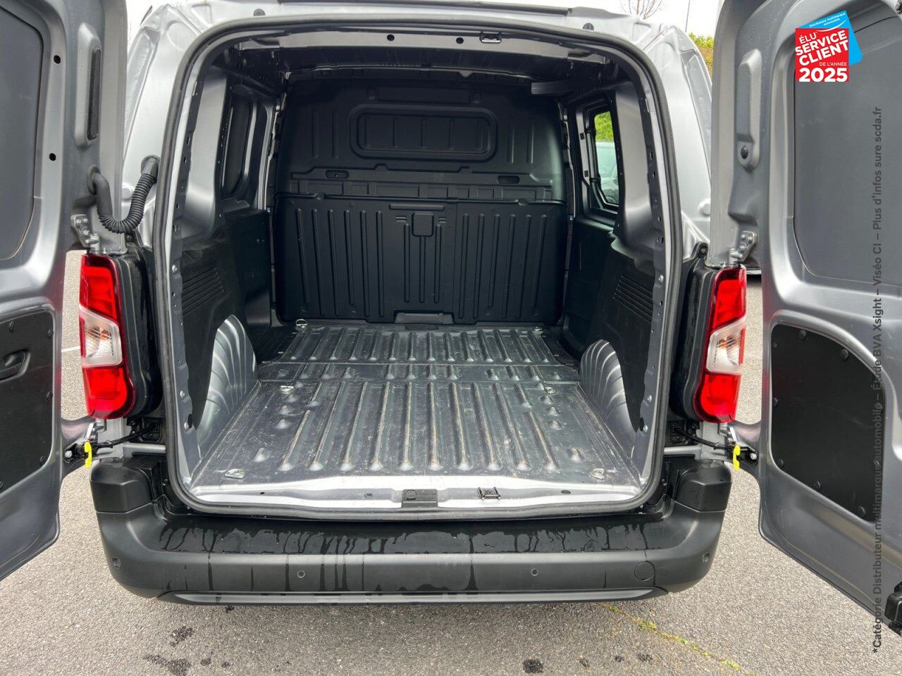 Véhicule d'occasion PEUGEOT PARTNER STANDARD 650KG BLUEHDI 130CH S/S ASPHALT EAT8 CARPLAY chez Renault Saint-Louis