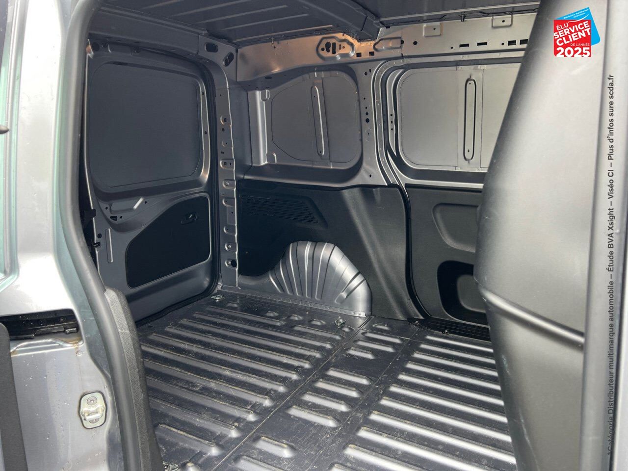 Véhicule d'occasion PEUGEOT PARTNER STANDARD 650KG BLUEHDI 130CH S/S ASPHALT EAT8 CARPLAY chez Renault Saint-Louis