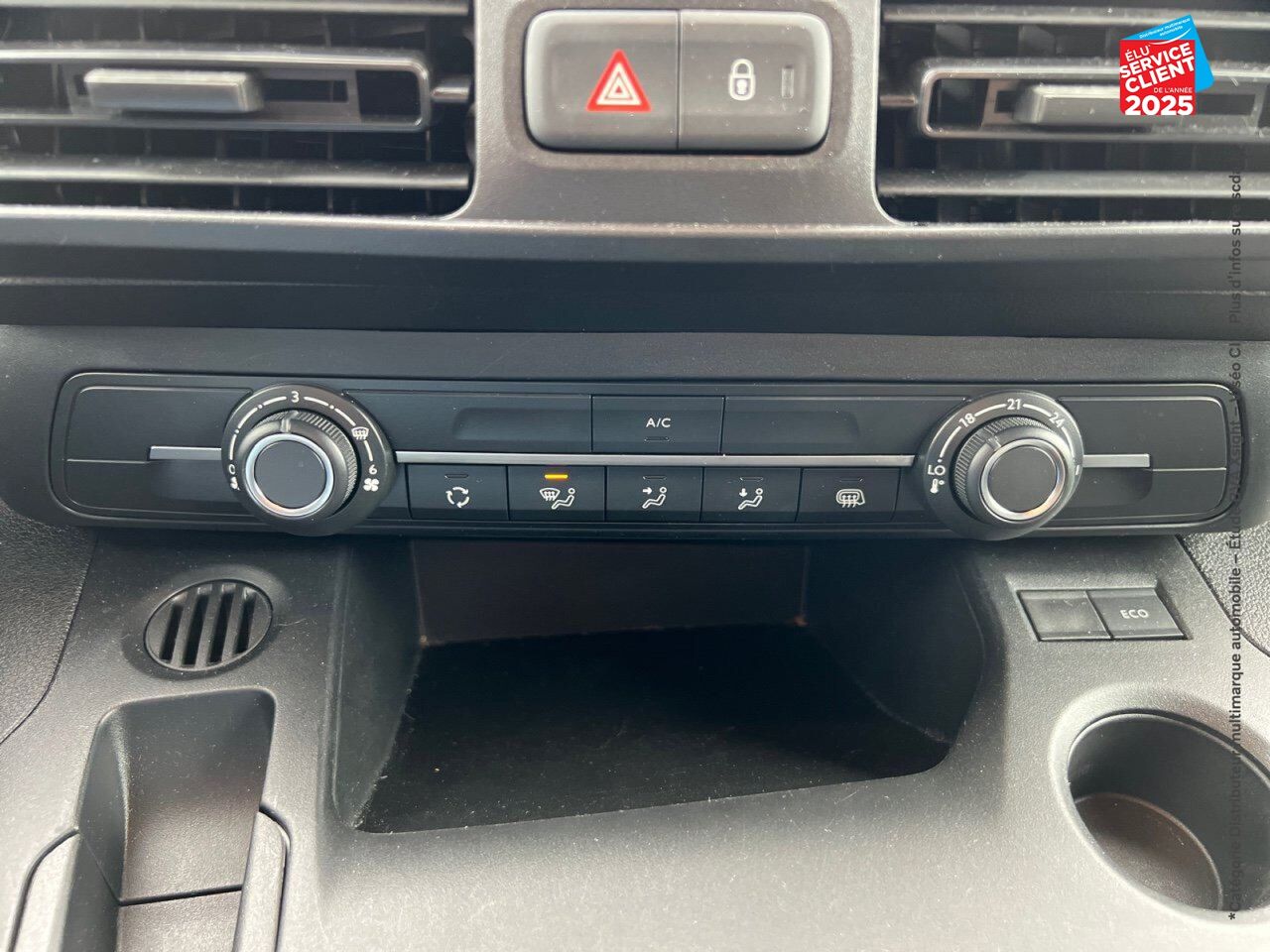 Véhicule d'occasion PEUGEOT PARTNER STANDARD 650KG BLUEHDI 130CH S/S ASPHALT EAT8 CARPLAY chez Renault Saint-Louis