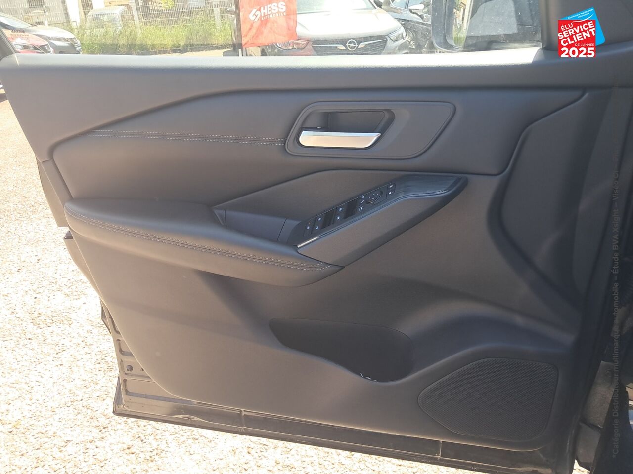Véhicule d'occasion NISSAN QASHQAI 1.3 MILD HYBRID 140CH BUSINESS EDITION 2022 chez Renault Saint-Louis