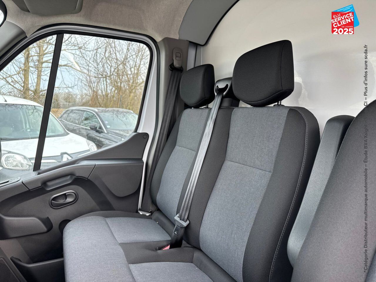 Véhicule d'occasion RENAULT MASTER CCB F3500 L3 2.3 BLUE DCI 165CH CONFORT EUROVI chez Opel Charleville