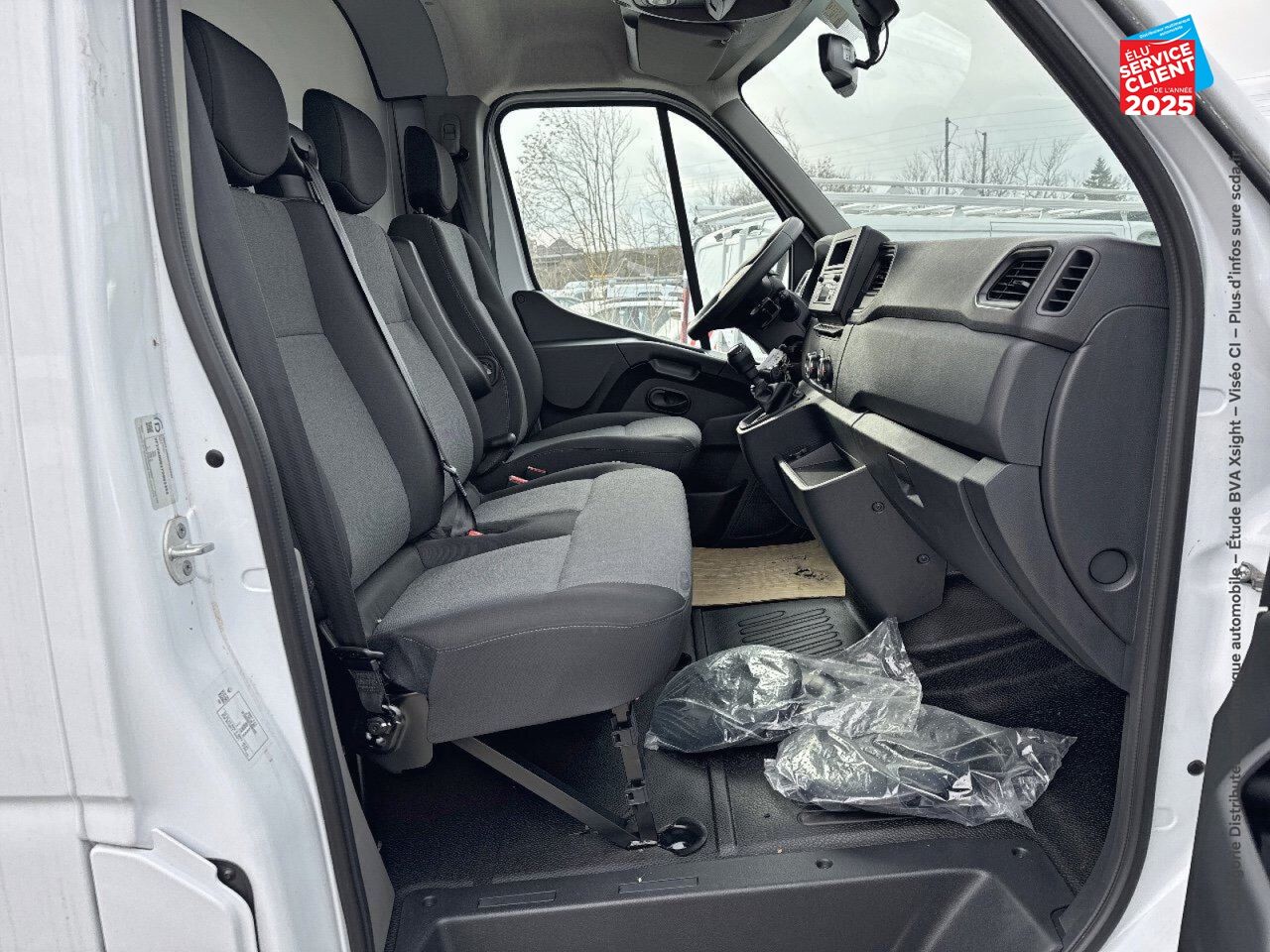 Véhicule d'occasion RENAULT MASTER CCB F3500 L3 2.3 BLUE DCI 165CH CONFORT EUROVI chez Opel Charleville