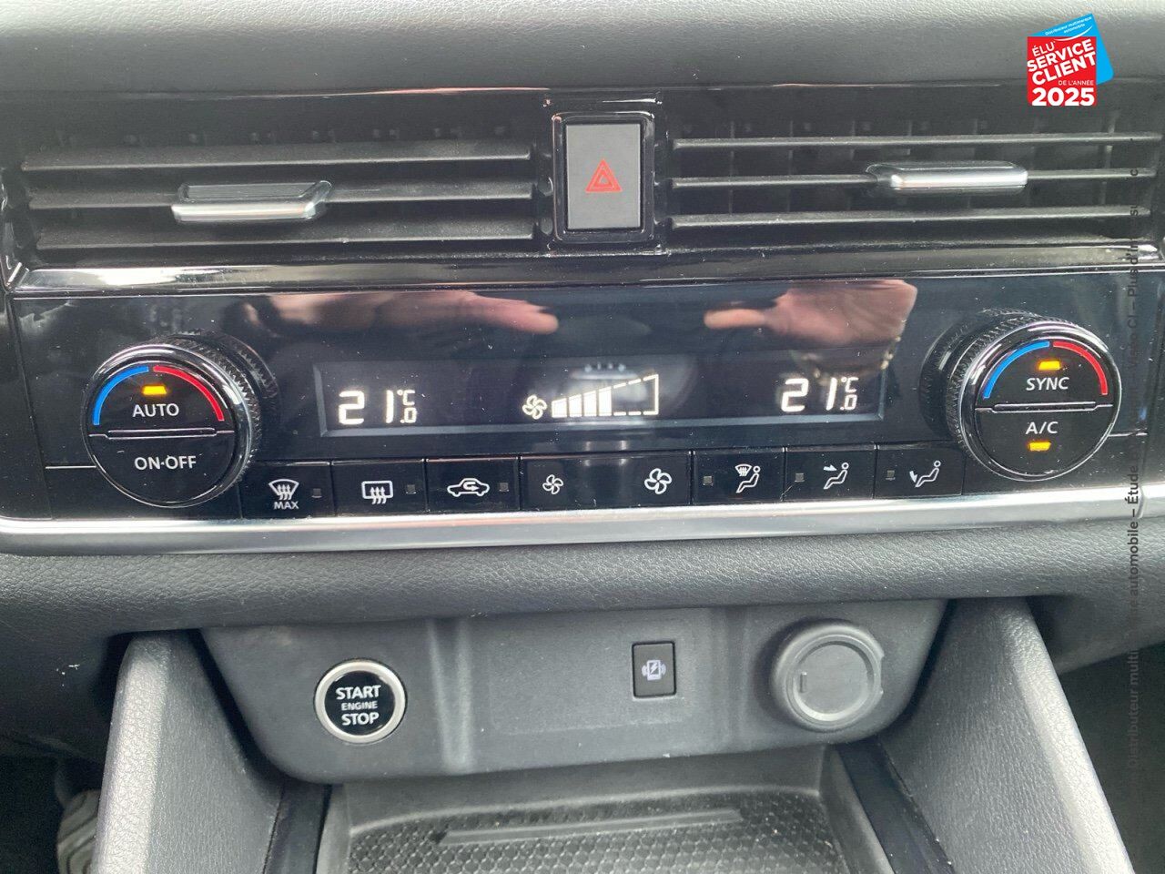 Véhicule d'occasion NISSAN QASHQAI 1.3 MILD HYBRID 140CH BUSINESS EDITION 2022 CAMERA chez Toyota Bar le Duc