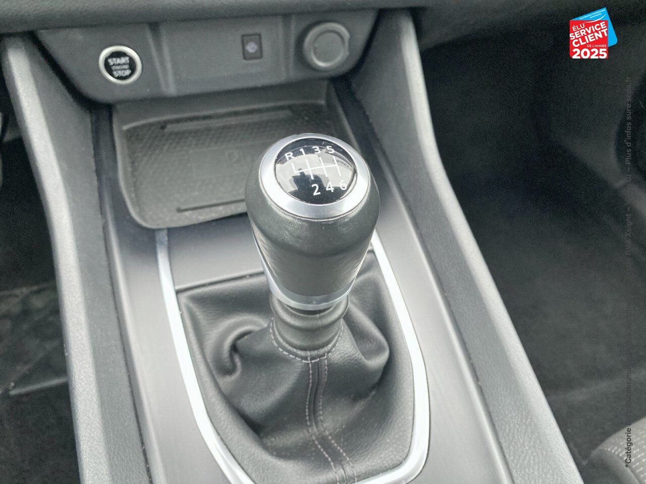 Véhicule d'occasion NISSAN QASHQAI 1.3 MILD HYBRID 140CH BUSINESS EDITION 2022 CAMERA chez Toyota Bar le Duc
