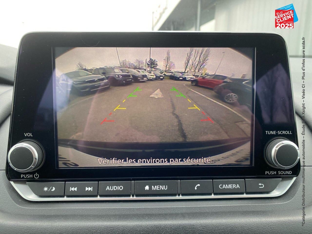 Véhicule d'occasion NISSAN QASHQAI 1.3 MILD HYBRID 140CH BUSINESS EDITION 2022 CAMERA chez Toyota Bar le Duc