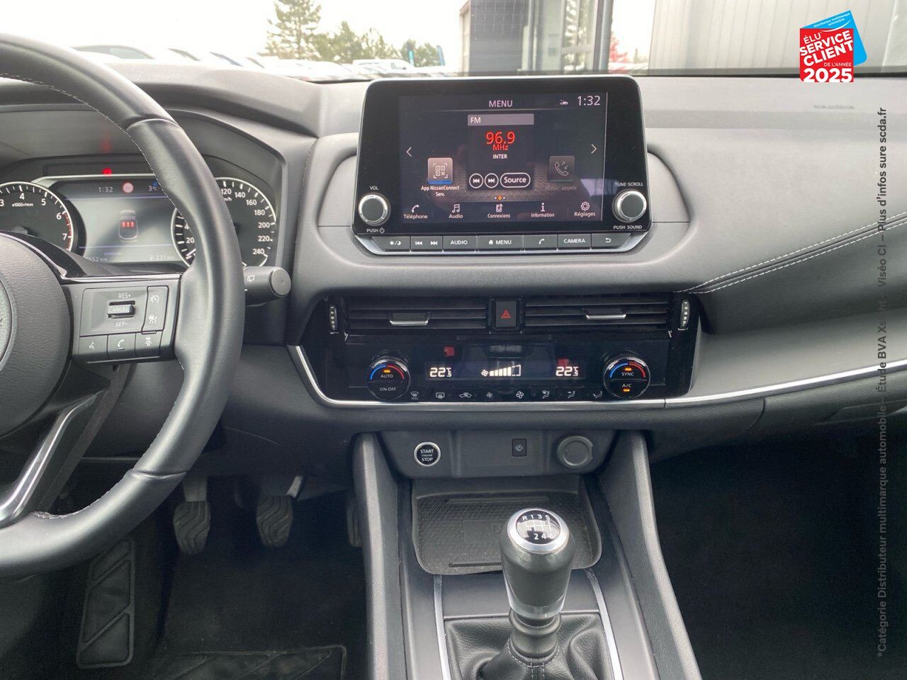 Véhicule d'occasion NISSAN QASHQAI 1.3 MILD HYBRID 140CH BUSINESS EDITION 2022 CAMERA chez Toyota Bar le Duc