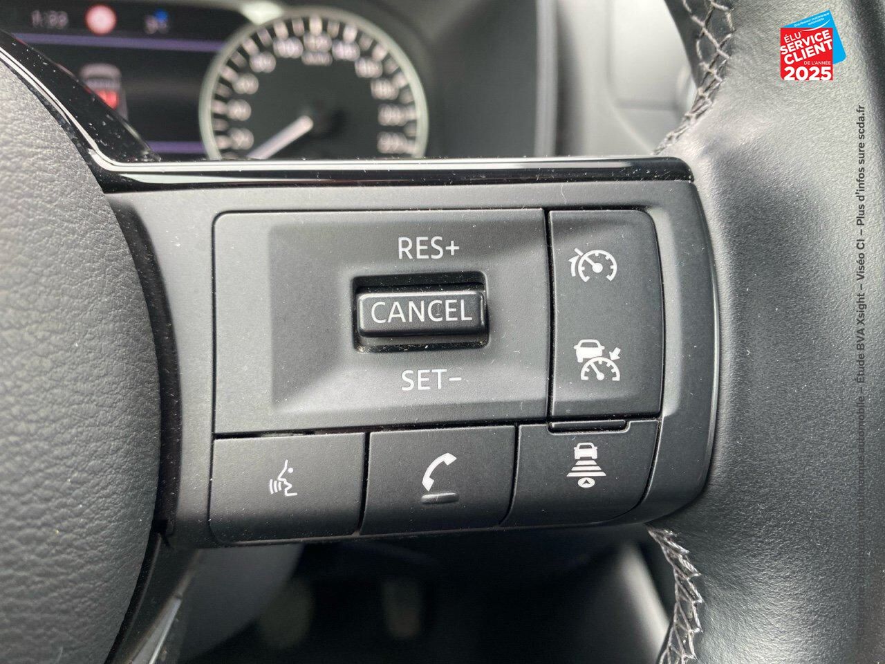 Véhicule d'occasion NISSAN QASHQAI 1.3 MILD HYBRID 140CH BUSINESS EDITION 2022 CAMERA chez Toyota Bar le Duc