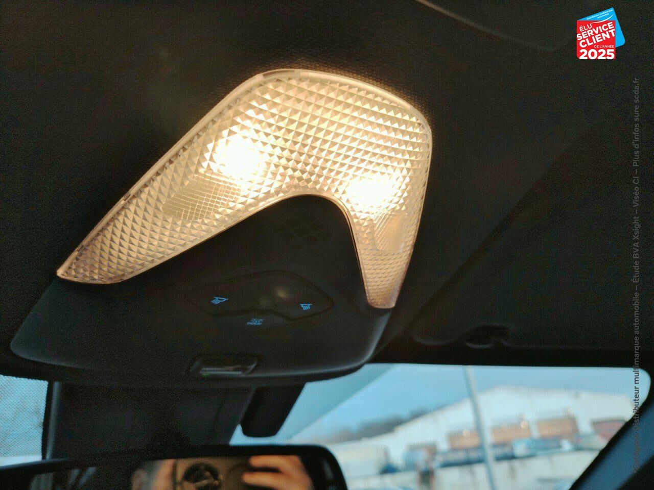 Véhicule d'occasion TOYOTA C-HR 1.8 HYBRIDE 122CH DESIGN E-CVT CAMERA chez Toyota Sarreguemines