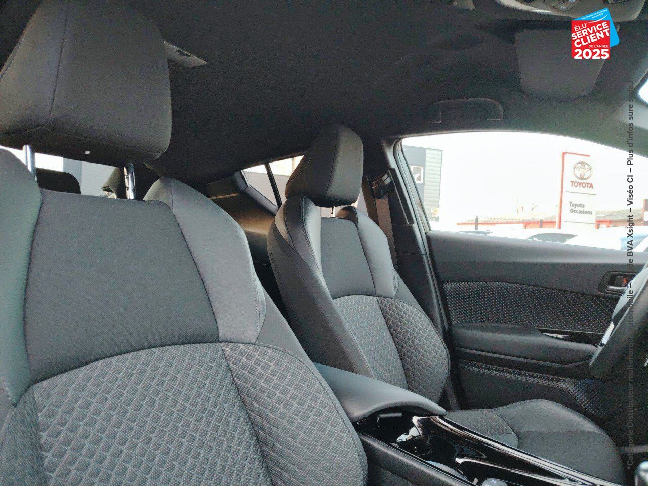 Véhicule d'occasion TOYOTA C-HR 1.8 HYBRIDE 122CH DESIGN E-CVT CAMERA chez Toyota Sarreguemines