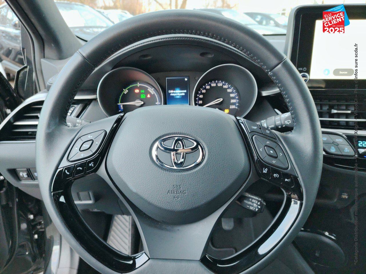 Véhicule d'occasion TOYOTA C-HR 1.8 HYBRIDE 122CH DESIGN E-CVT CAMERA chez Toyota Sarreguemines