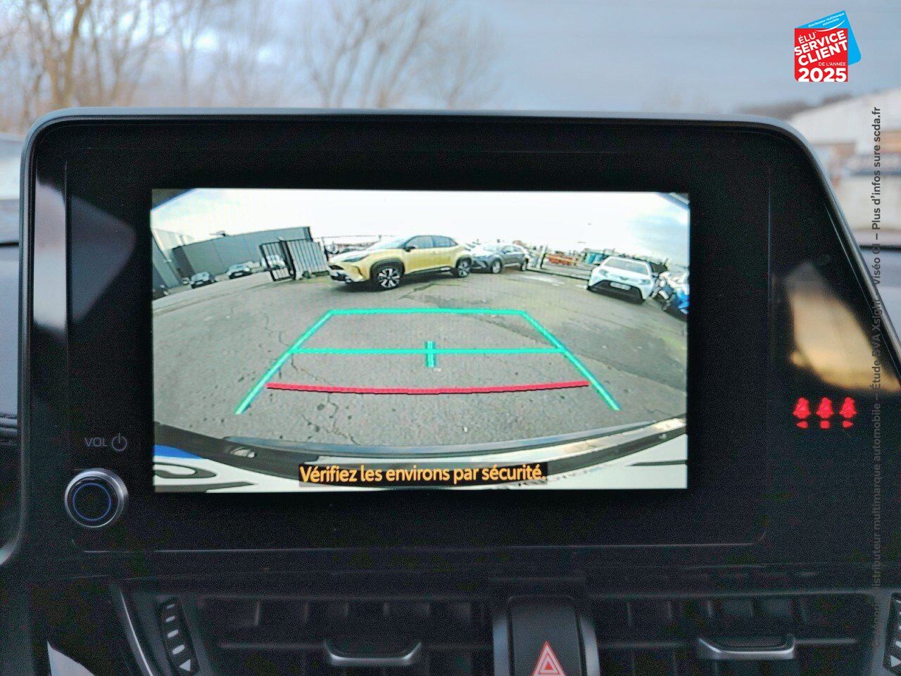 Véhicule d'occasion TOYOTA C-HR 1.8 HYBRIDE 122CH DESIGN E-CVT CAMERA chez Toyota Sarreguemines