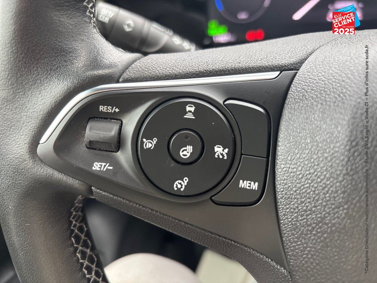 Véhicule d'occasion OPEL MOKKA MOKKA-E 136CH ULTIMATE SIEGES CHAUF GPS CAMERA CARPLAY chez Opel Verdun