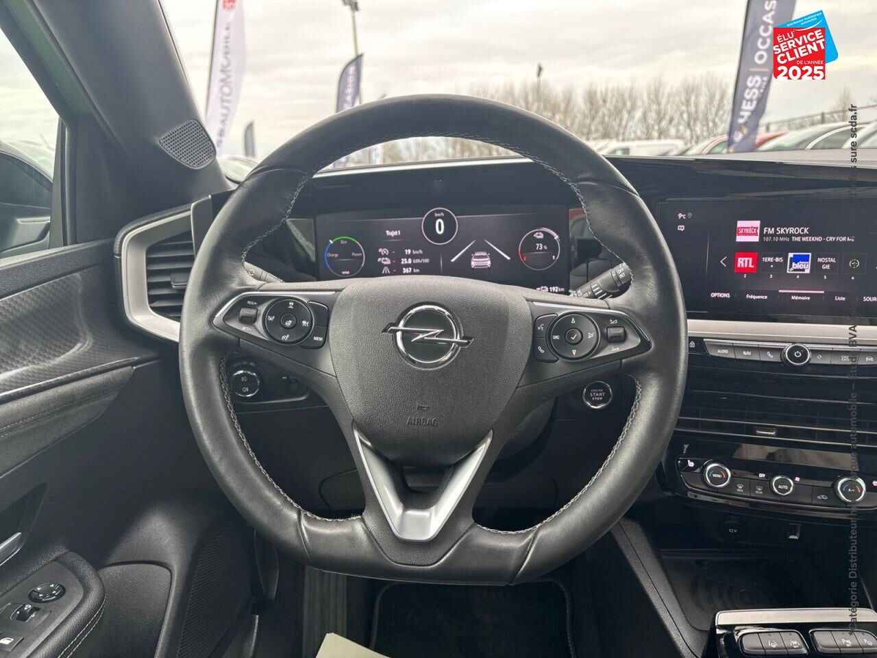 Véhicule d'occasion OPEL MOKKA MOKKA-E 136CH ULTIMATE SIEGES CHAUF GPS CAMERA CARPLAY chez Opel Verdun