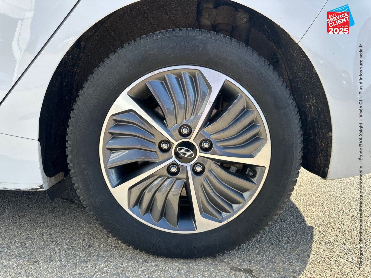 Véhicule d'occasion HYUNDAI IONIQ PLUG-IN 141CH CREATIVE 5CV GPS CAMERA chez Hyundai Epernay