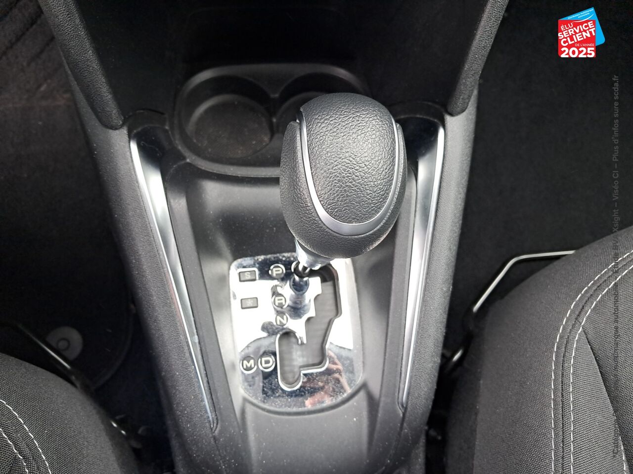 Véhicule d'occasion PEUGEOT 208 1.2 PURETECH 110CH E6.C ALLURE SS EAT6 5P chez Hyundai Epernay