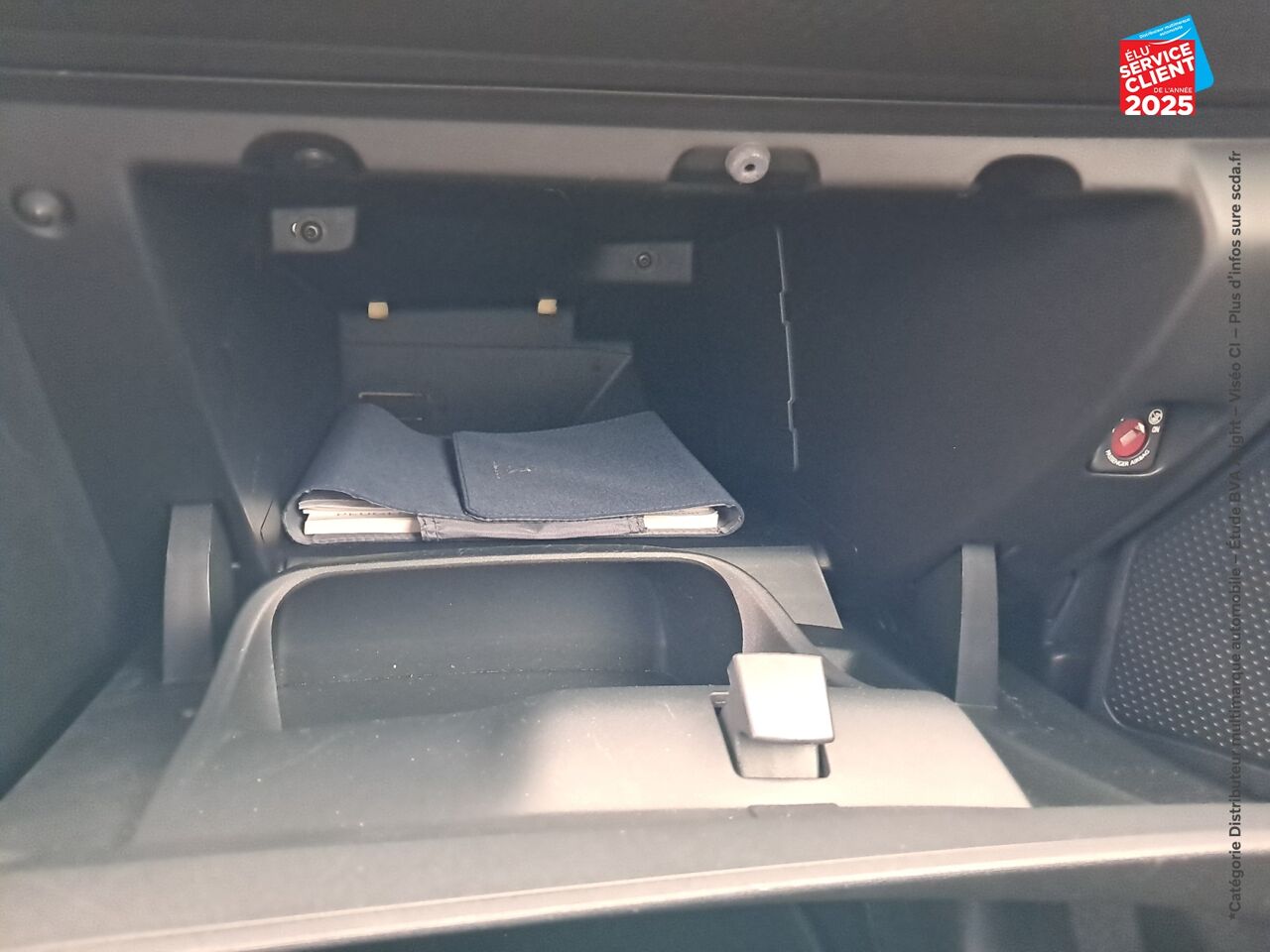 Véhicule d'occasion PEUGEOT 208 1.2 PURETECH 110CH E6.C ALLURE SS EAT6 5P chez Hyundai Epernay