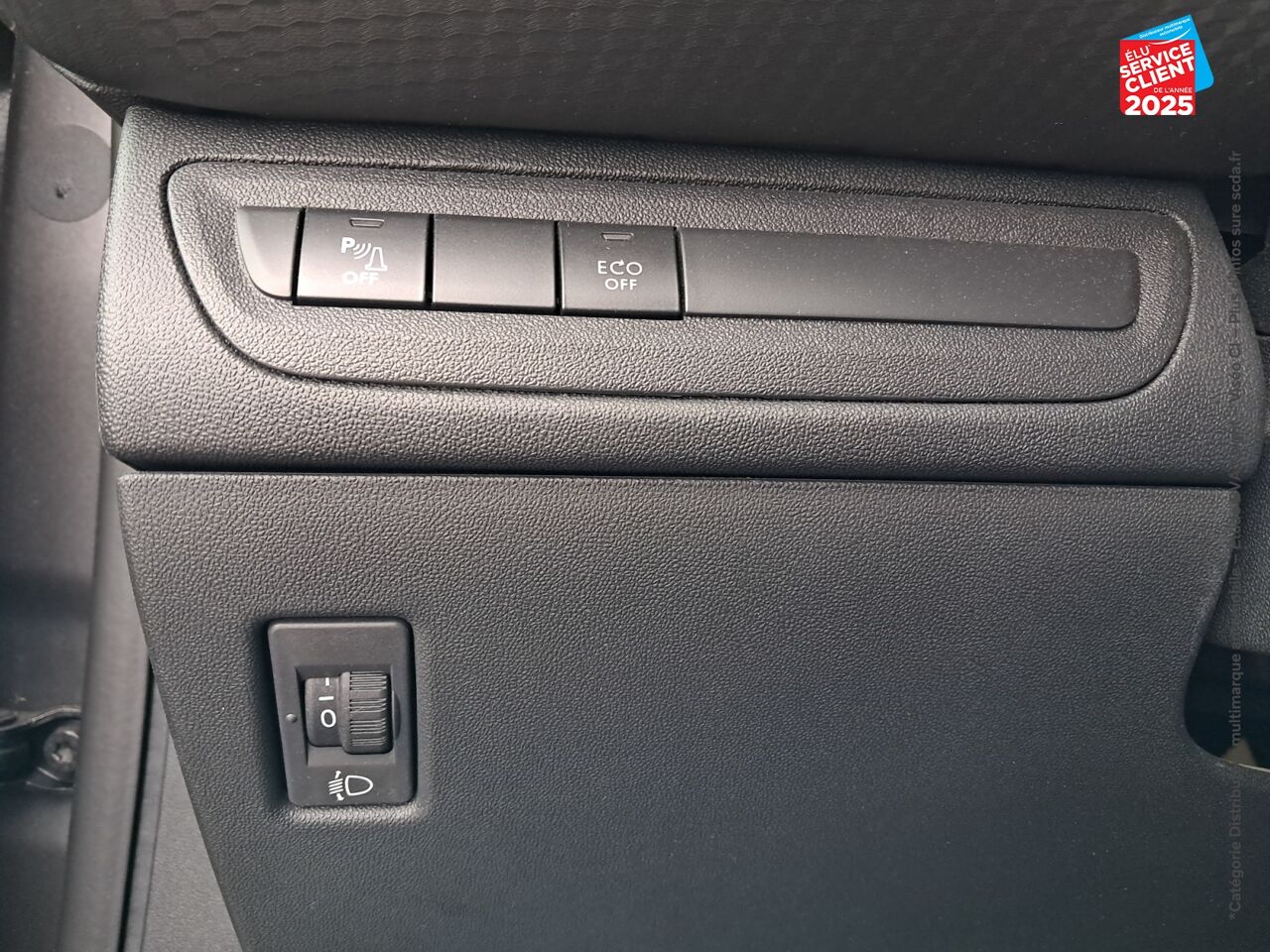 Véhicule d'occasion PEUGEOT 208 1.2 PURETECH 110CH E6.C ALLURE SS EAT6 5P chez Hyundai Epernay