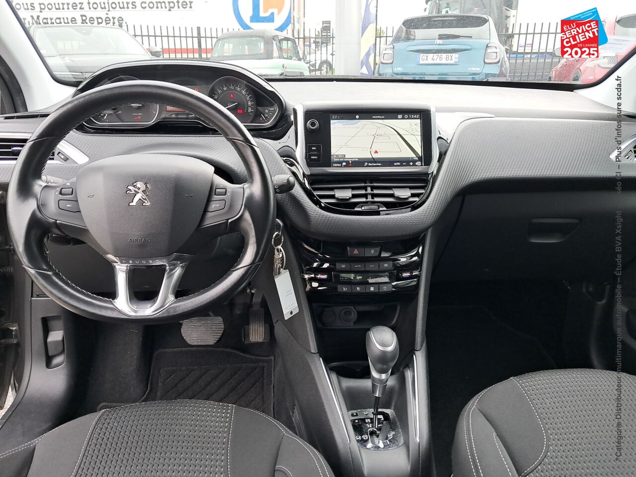 Véhicule d'occasion PEUGEOT 208 1.2 PURETECH 110CH E6.C ALLURE SS EAT6 5P chez Hyundai Epernay