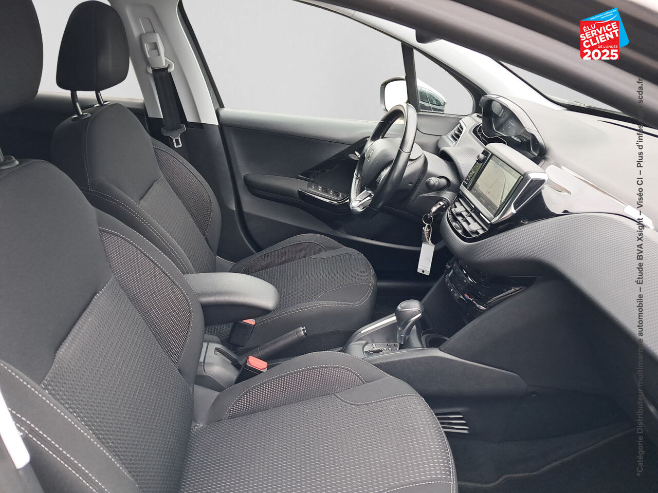 Véhicule d'occasion PEUGEOT 208 1.2 PURETECH 110CH E6.C ALLURE SS EAT6 5P chez Hyundai Epernay