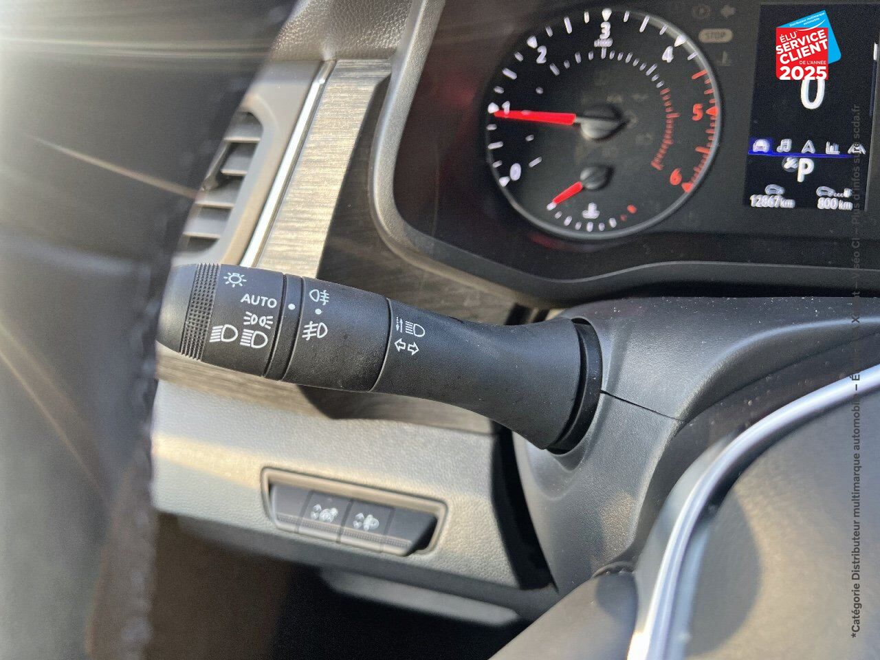 Véhicule d'occasion RENAULT TRAFIC COMBI L2 2.0 BLUE DCI 150CH S/S INTENS EDC 8 PLACES GPS chez Toyota Bar le Duc
