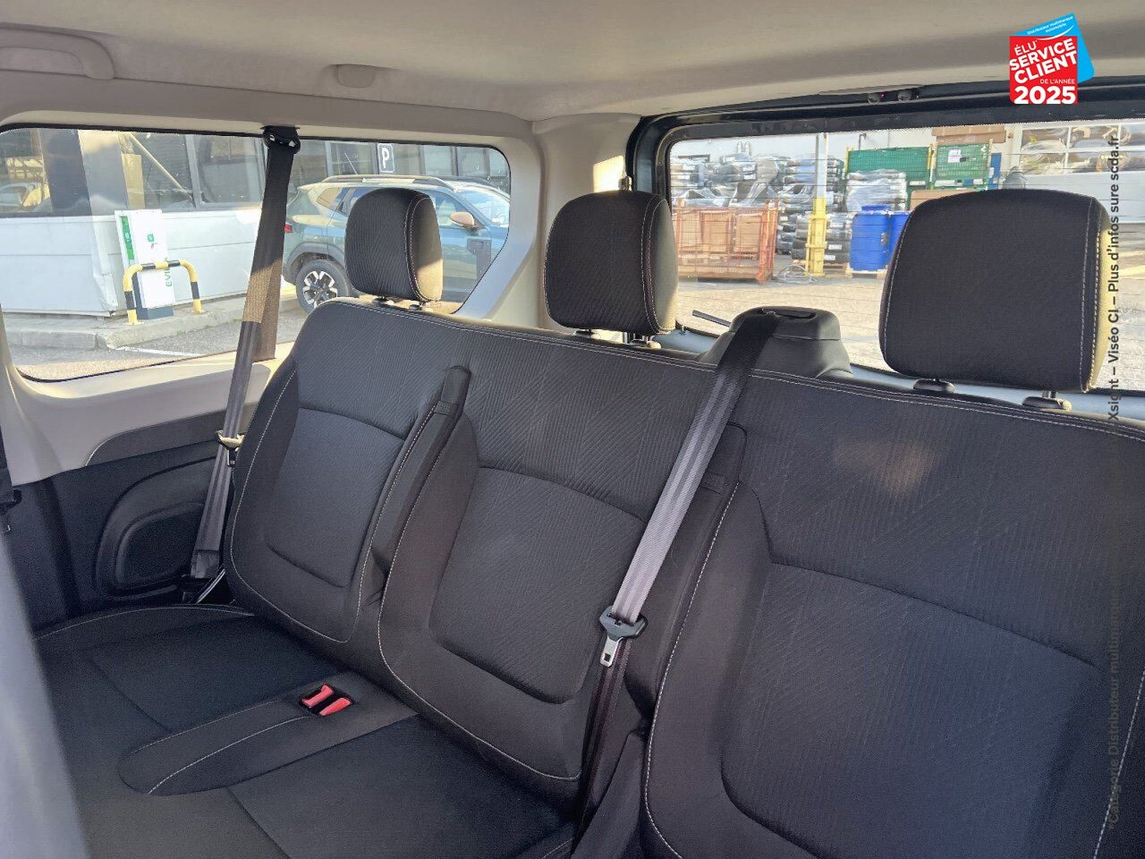 Véhicule d'occasion RENAULT TRAFIC COMBI L2 2.0 BLUE DCI 150CH S/S INTENS EDC 8 PLACES GPS chez Toyota Bar le Duc