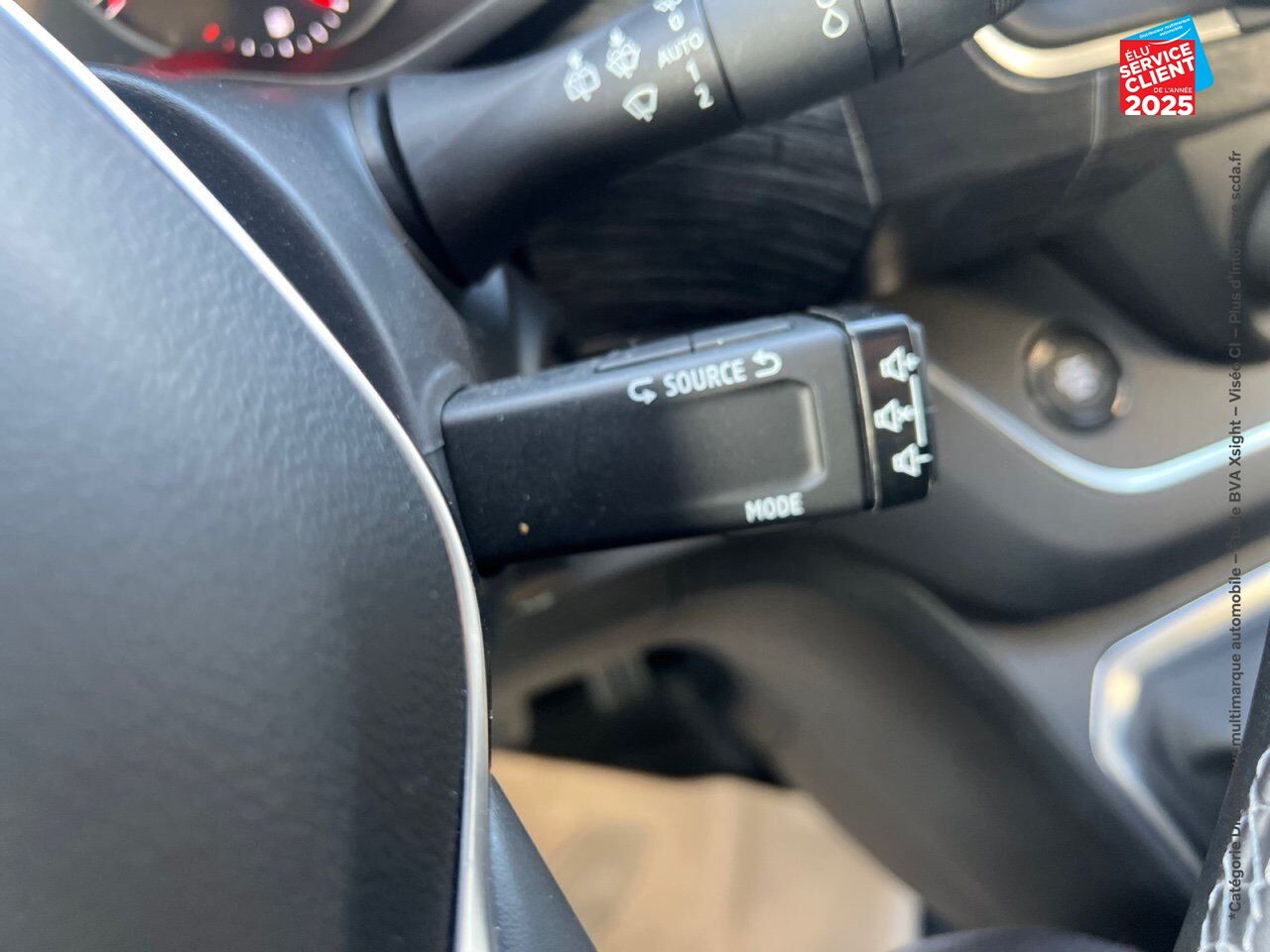 Véhicule d'occasion RENAULT TRAFIC COMBI L2 2.0 BLUE DCI 150CH S/S INTENS EDC 8 PLACES GPS chez Toyota Bar le Duc