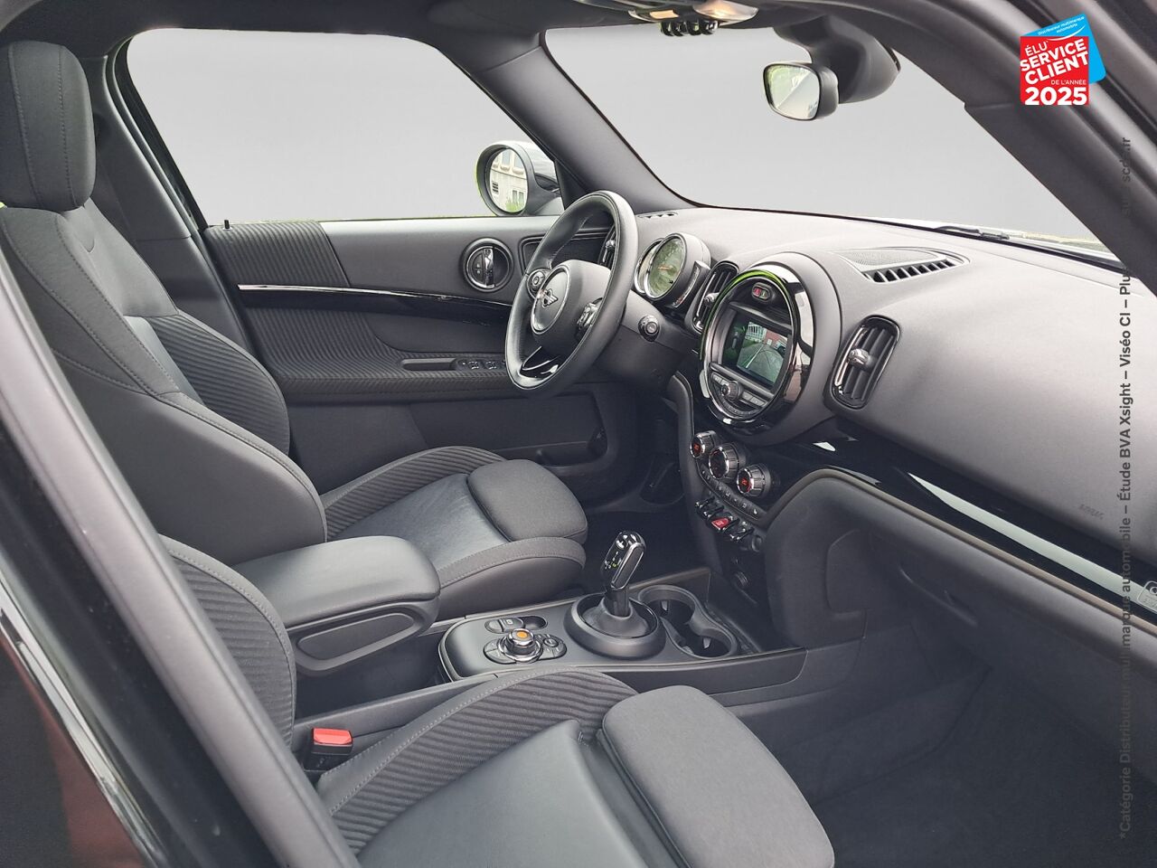 Véhicule d'occasion MINI COUNTRYMAN COOPER 136CH OAKWOOD BVA TOUVRANT SIEGES CHAUF GPS CAMERA chez Toyota Thionville