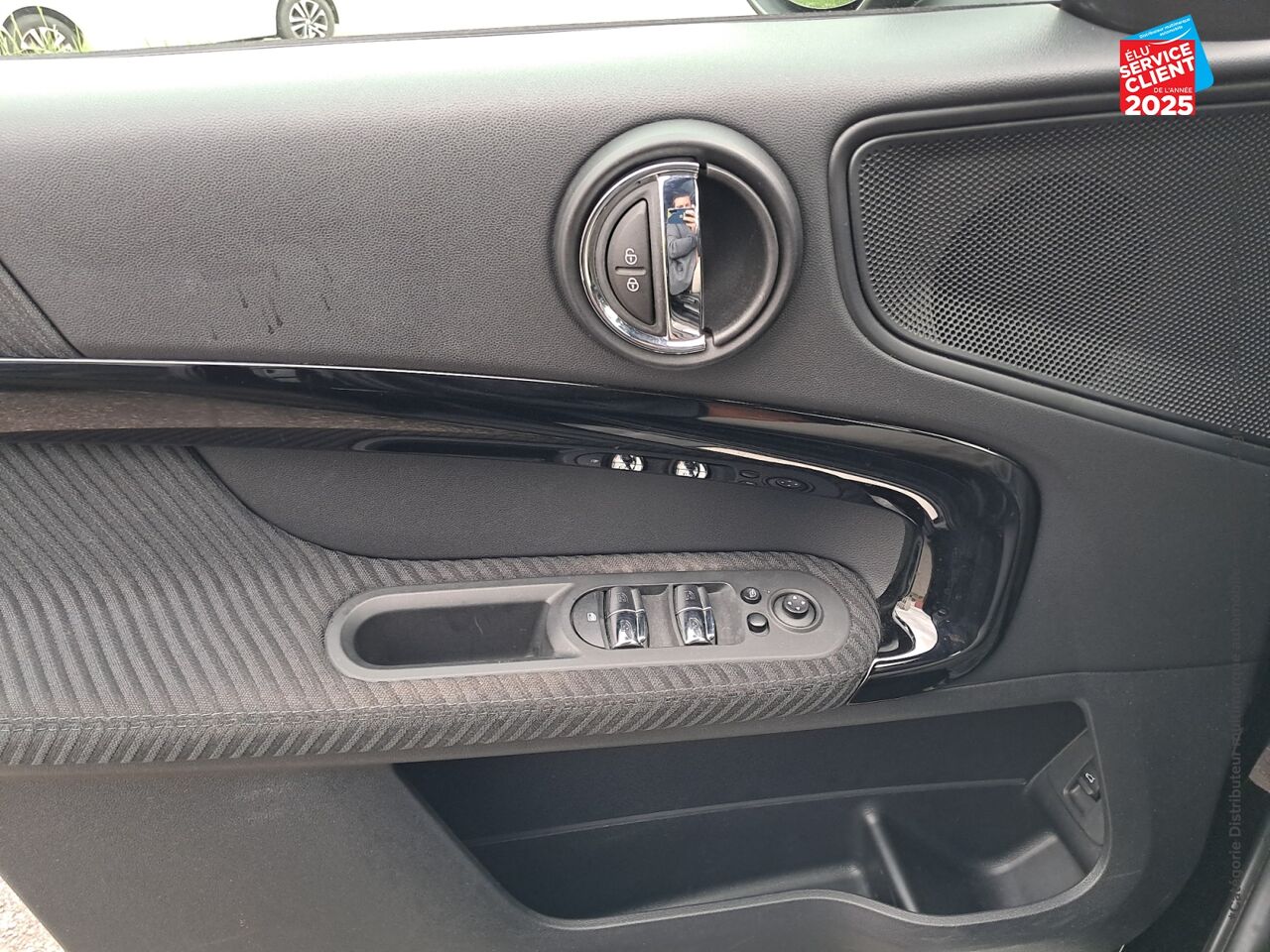 Véhicule d'occasion MINI COUNTRYMAN COOPER 136CH OAKWOOD BVA TOUVRANT SIEGES CHAUF GPS CAMERA chez Toyota Thionville