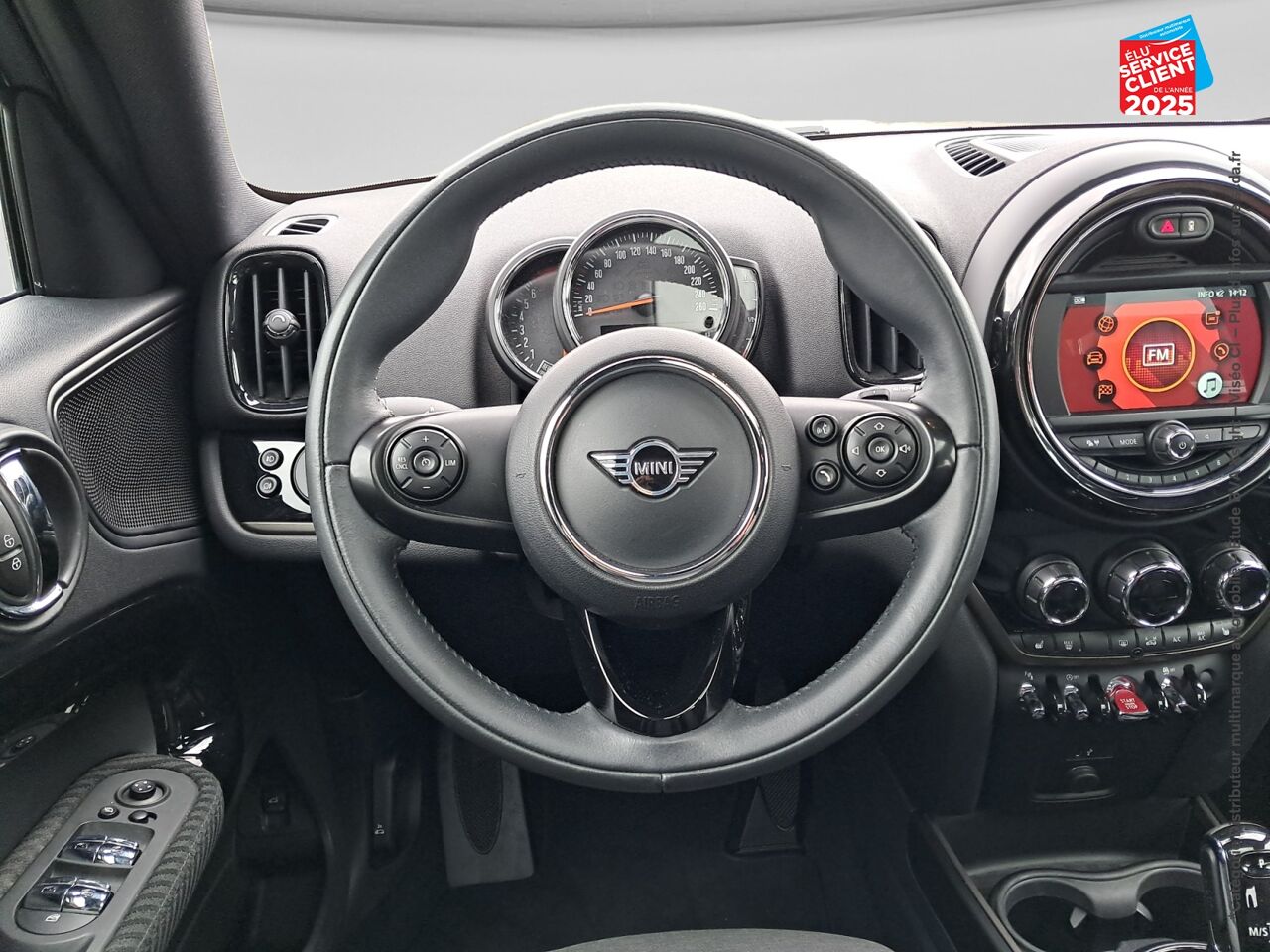 Véhicule d'occasion MINI COUNTRYMAN COOPER 136CH OAKWOOD BVA TOUVRANT SIEGES CHAUF GPS CAMERA chez Toyota Thionville