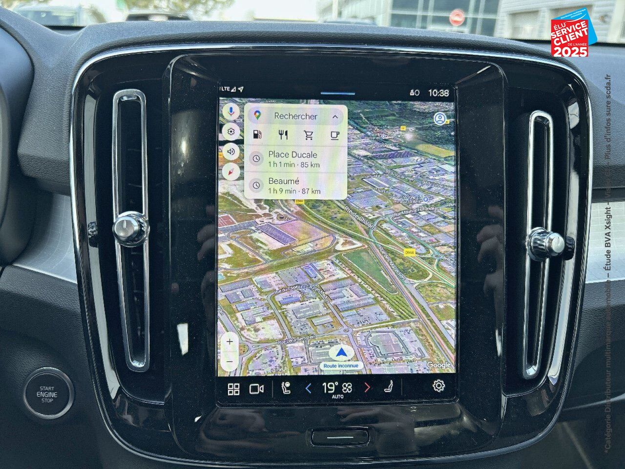 Véhicule neuf VOLVO XC40 B3 163CH PLUS DCT 7 chez Volvo Reims