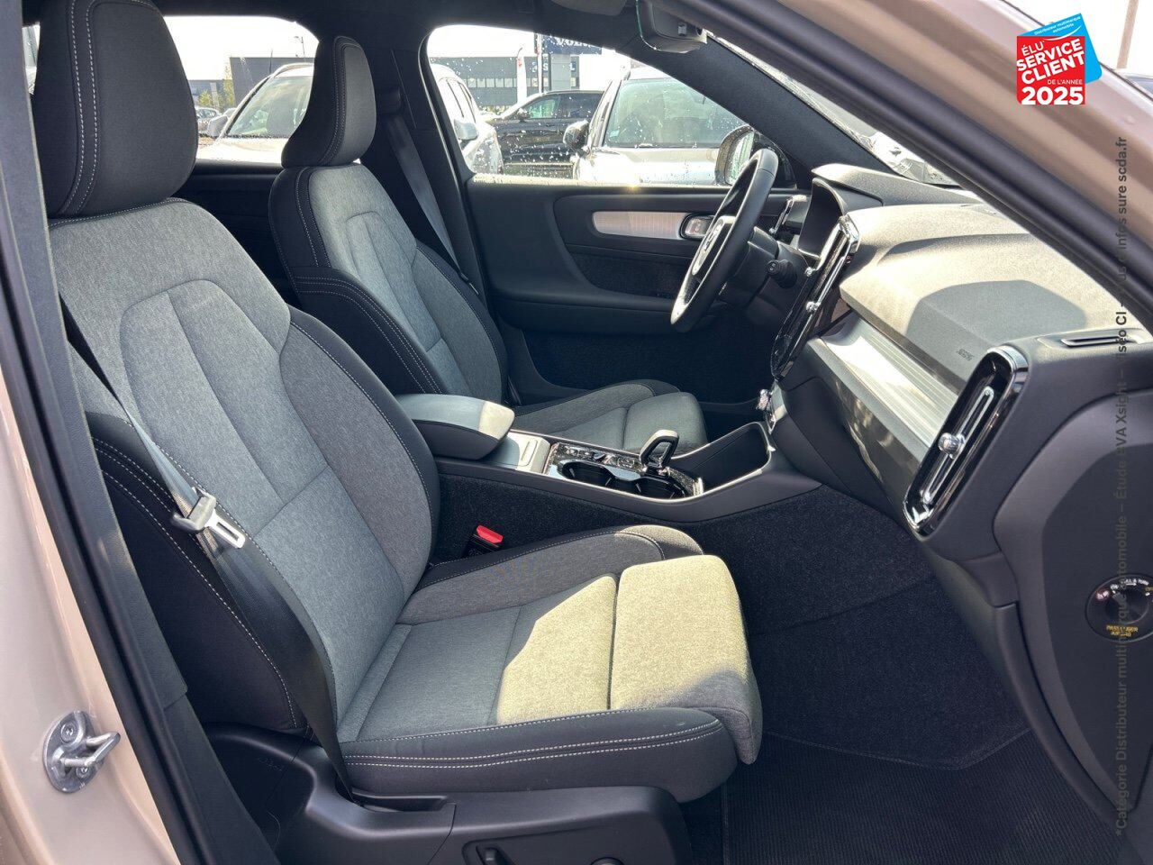 Véhicule neuf VOLVO XC40 B3 163CH PLUS DCT 7 chez Volvo Reims