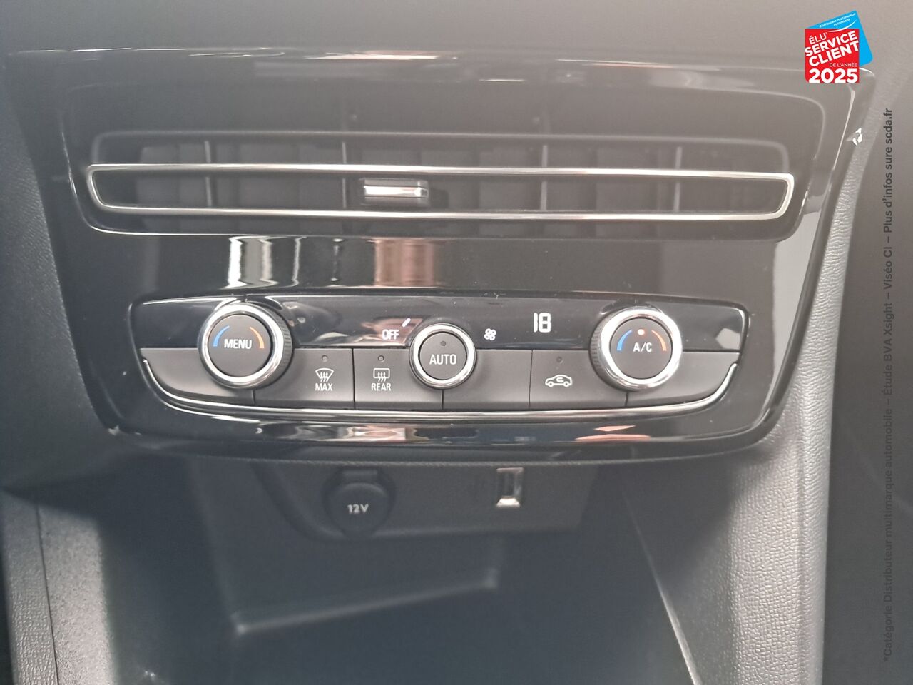 Véhicule d'occasion OPEL MOKKA SOCIETE MOKKA-E 136CH ELEGANCE BUSINESS CAMERA CARPLAY chez Opel Bar le Duc