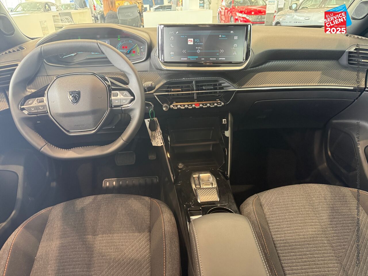 Véhicule neuf PEUGEOT 2008 1.2 HYBRID 136CH STYLE E-DCS6 chez Peugeot Reims