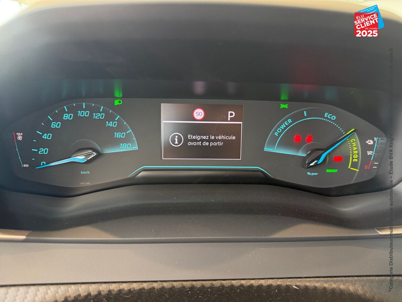 Véhicule neuf PEUGEOT 2008 1.2 HYBRID 136CH STYLE E-DCS6 chez Peugeot Reims