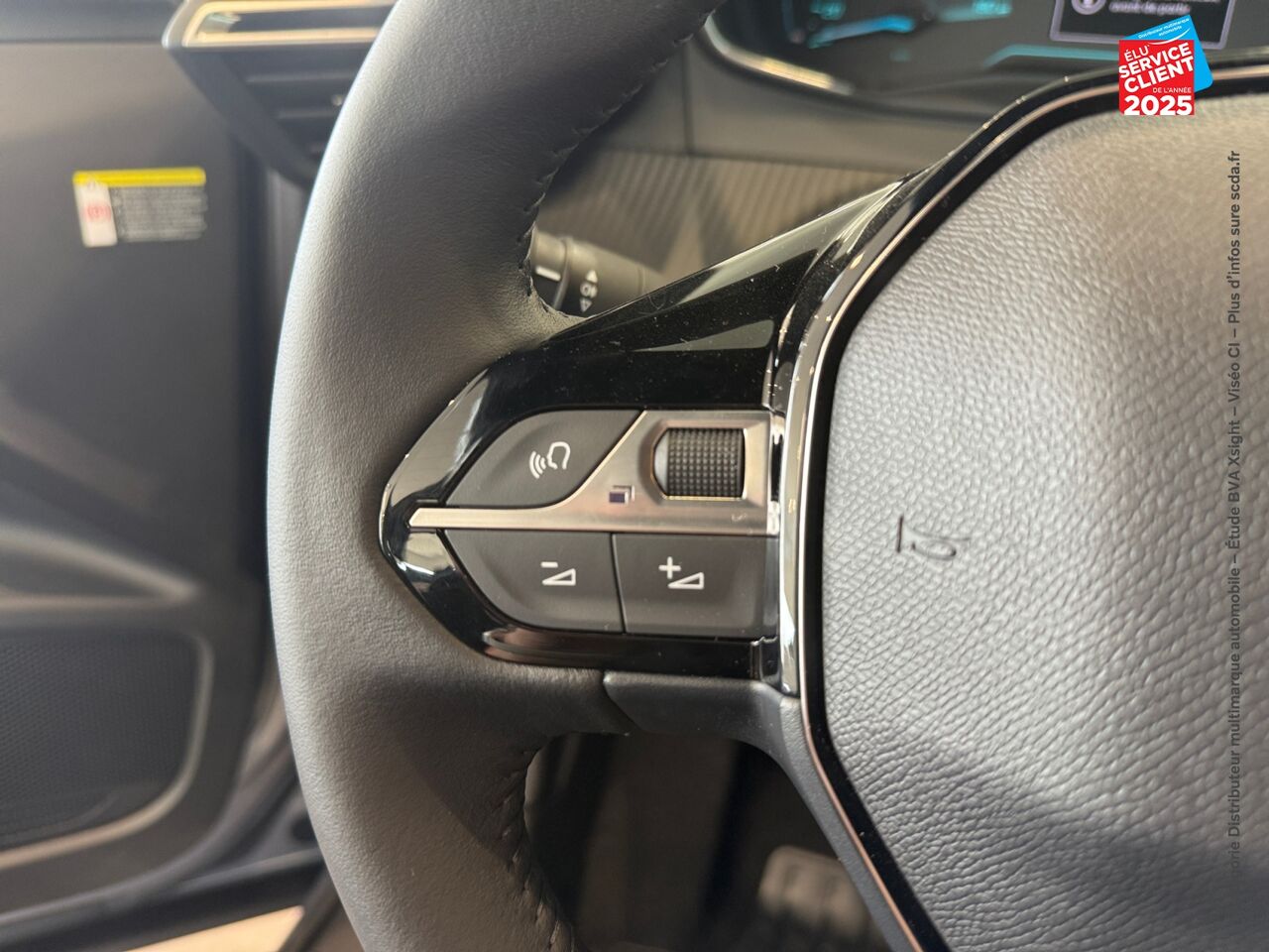 Véhicule neuf PEUGEOT 2008 1.2 HYBRID 136CH STYLE E-DCS6 chez Peugeot Reims