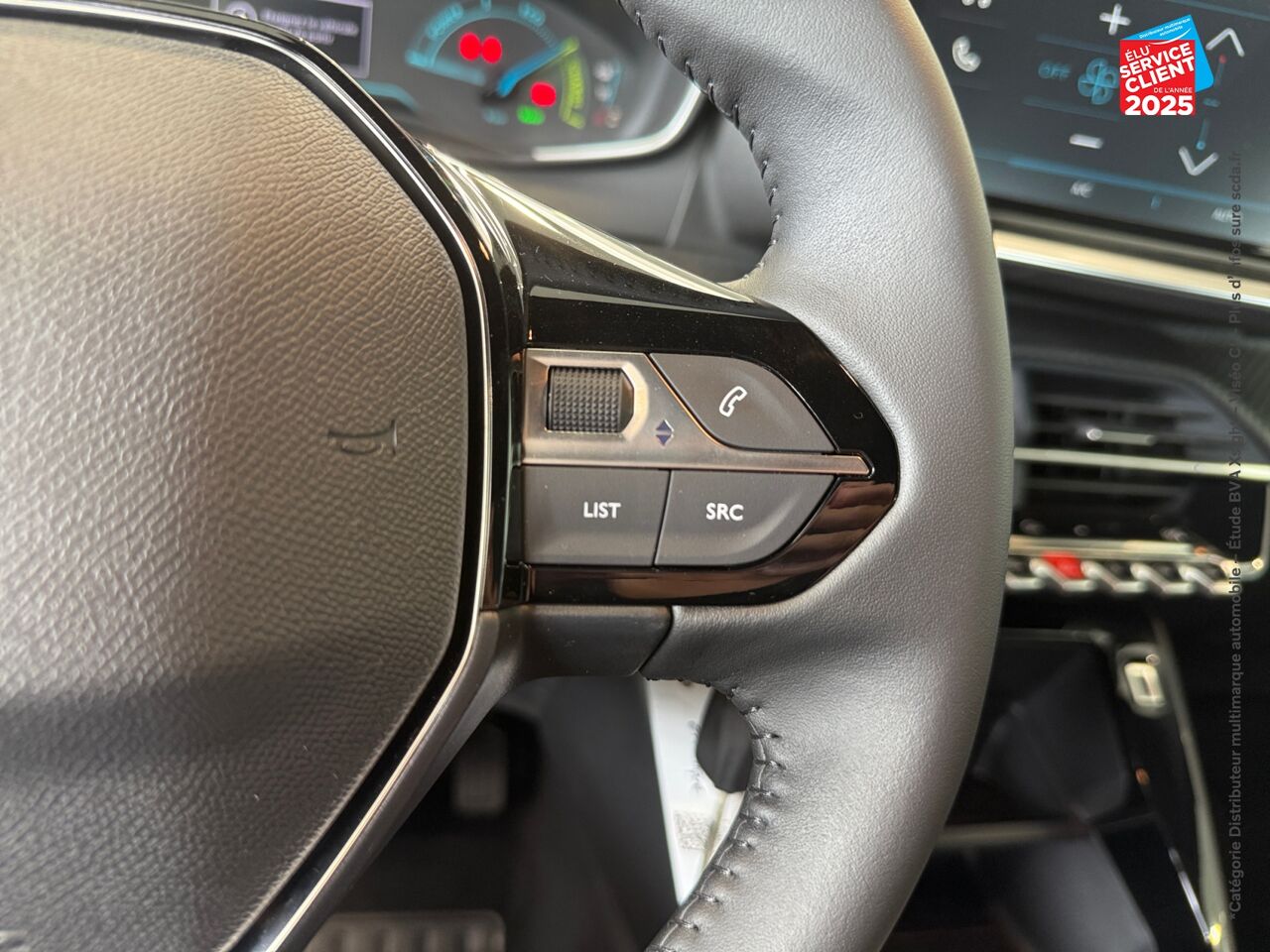 Véhicule neuf PEUGEOT 2008 1.2 HYBRID 136CH STYLE E-DCS6 chez Peugeot Reims