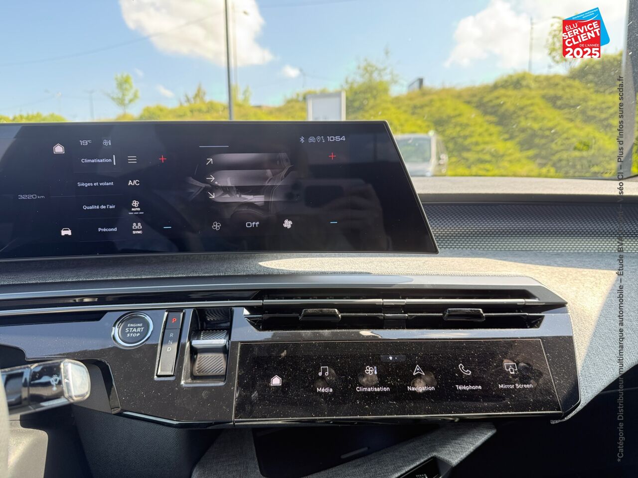 Véhicule d'occasion PEUGEOT 3008 ELECTRIQUE 210CH BATTERIE 73 KWH GT chez Toyota Bar le Duc