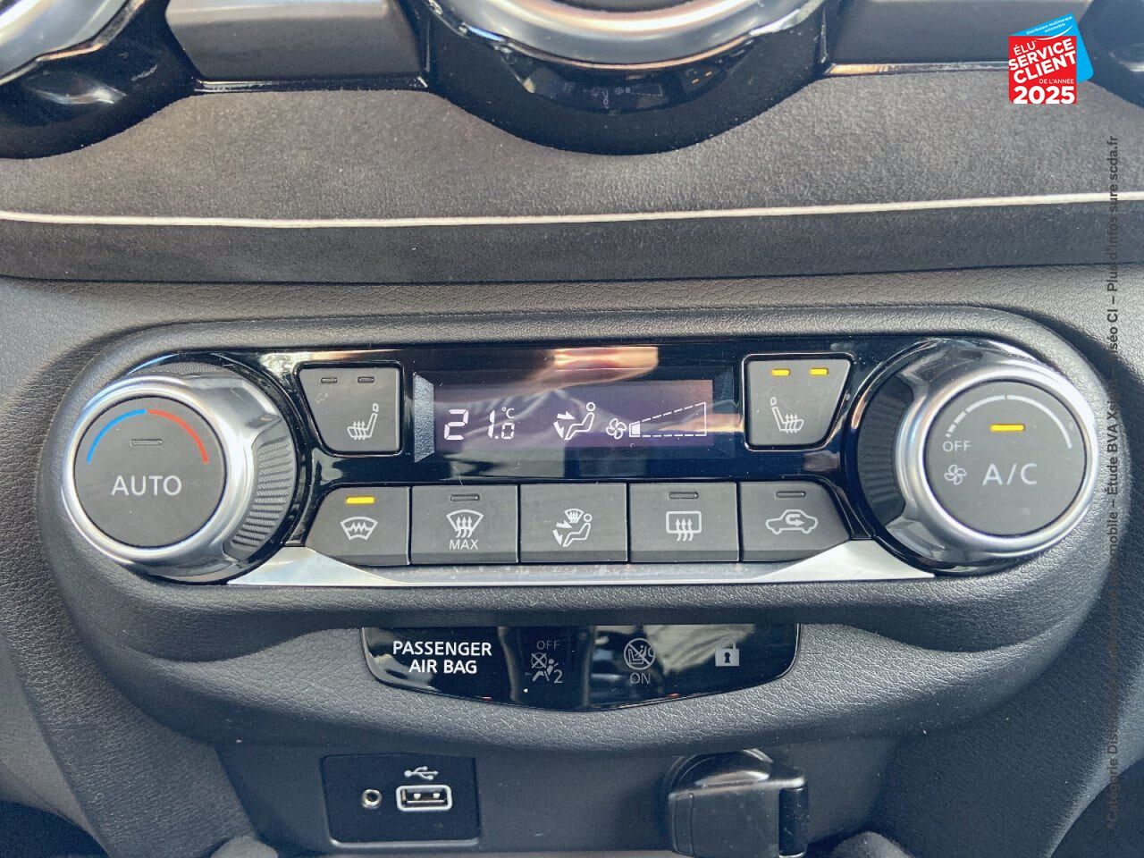 Véhicule d'occasion NISSAN JUKE 1.6 HYBRID 143CH N-DESIGN 2022.5 SIEGES CHAUF GPS CAMERA CARPLAY chez Renault Belfort
