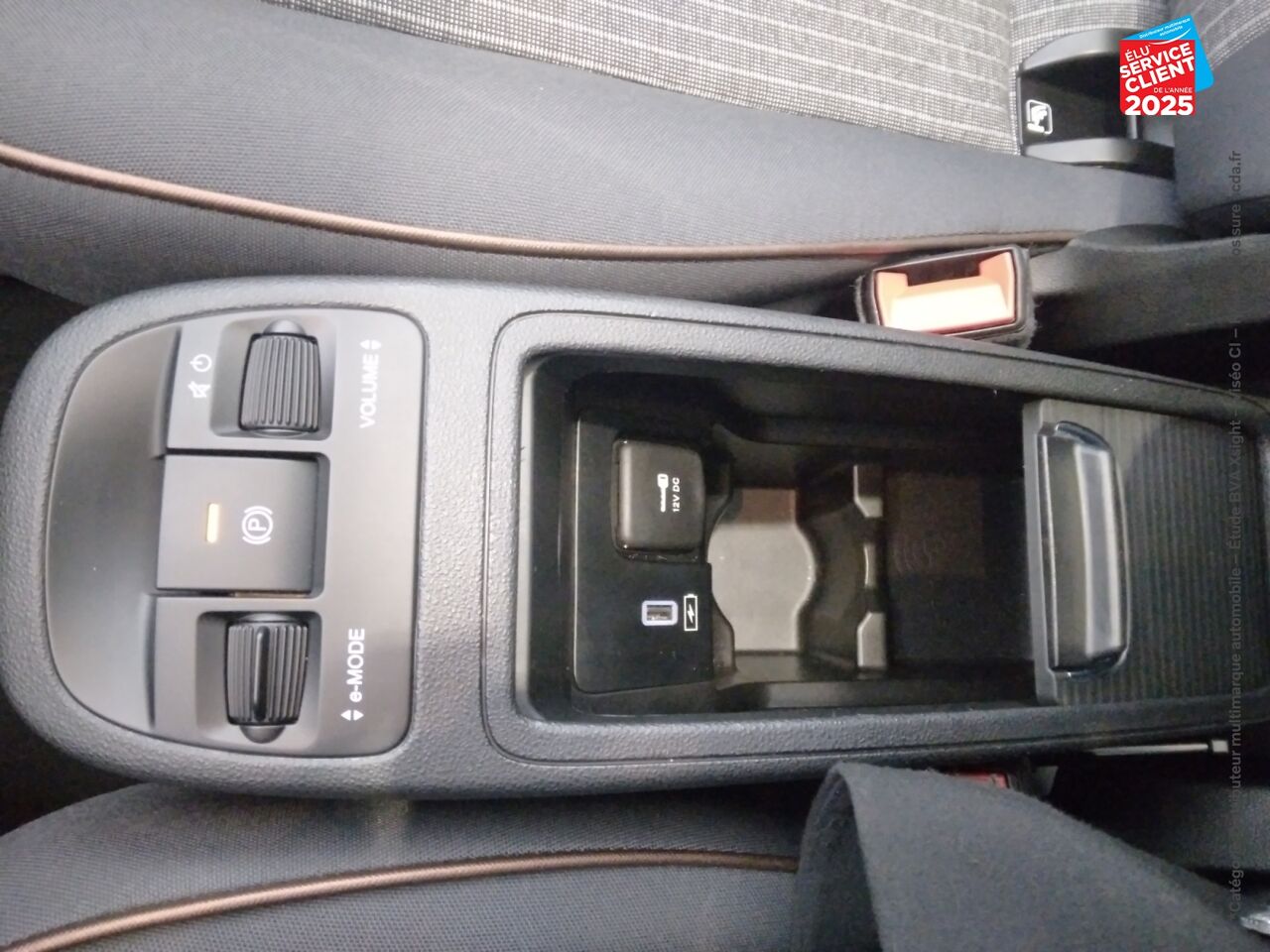 Véhicule d'occasion FIAT 500 E 118CH ICONE STEP1 2021 chez HESS Automobile