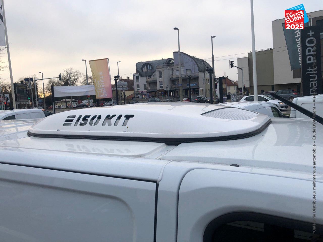 Véhicule d'occasion RENAULT TRAFIC FG L1H1 3T 2.0 BLUE DCI 150CH GRAND CONFORT EDC E6E + FRIGORIFIQUE chez Opel Bar le Duc