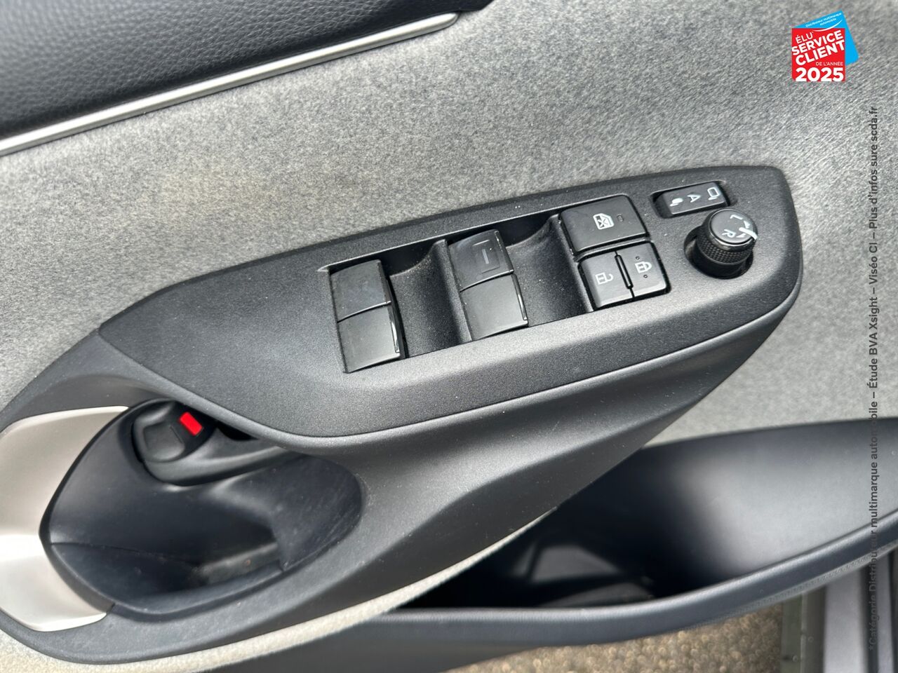 Véhicule d'occasion TOYOTA YARIS 116H ICONIC 5P TPANO GPS chez Hyundai Epernay