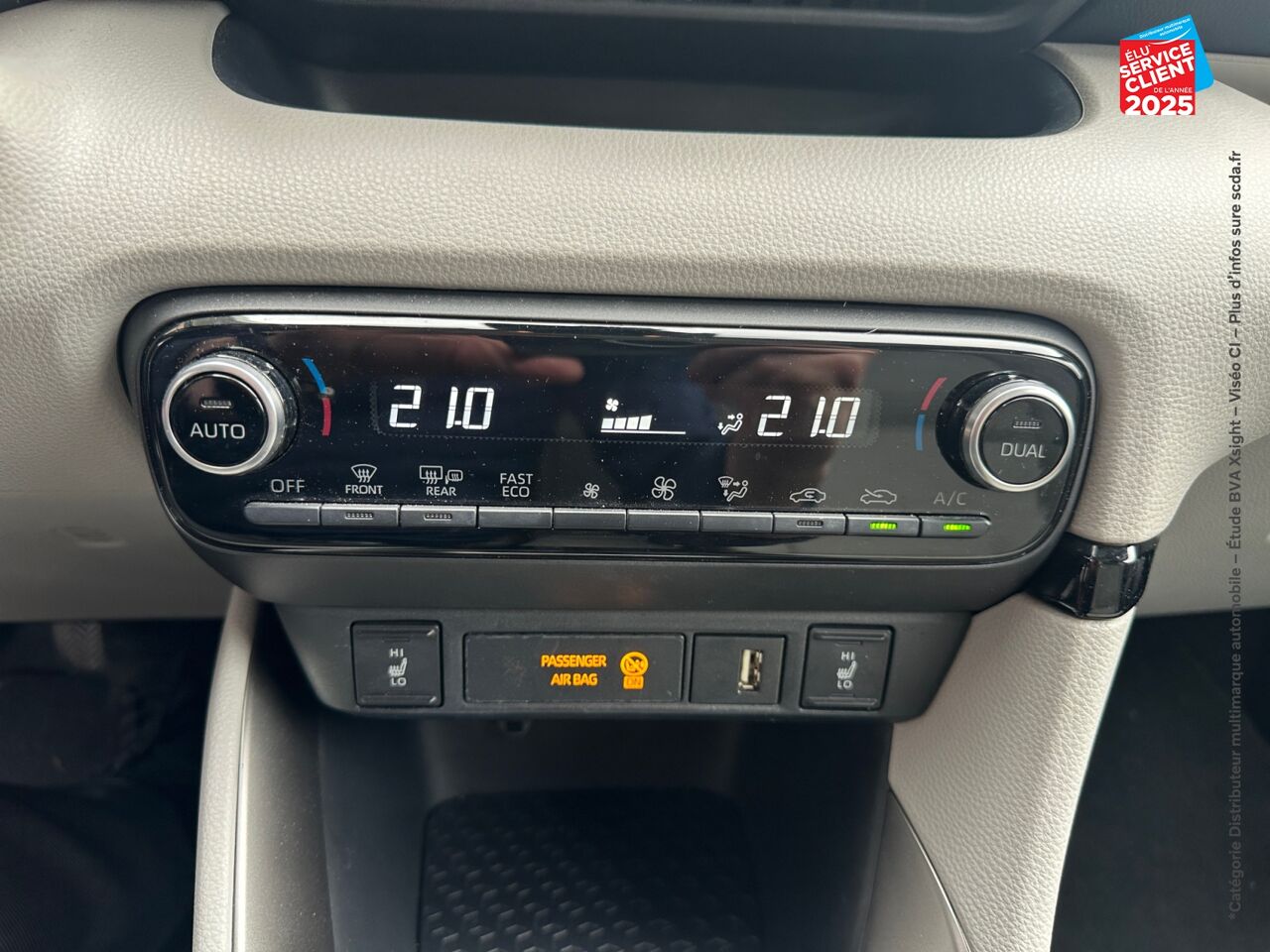 Véhicule d'occasion TOYOTA YARIS 116H ICONIC 5P TPANO GPS chez Hyundai Epernay