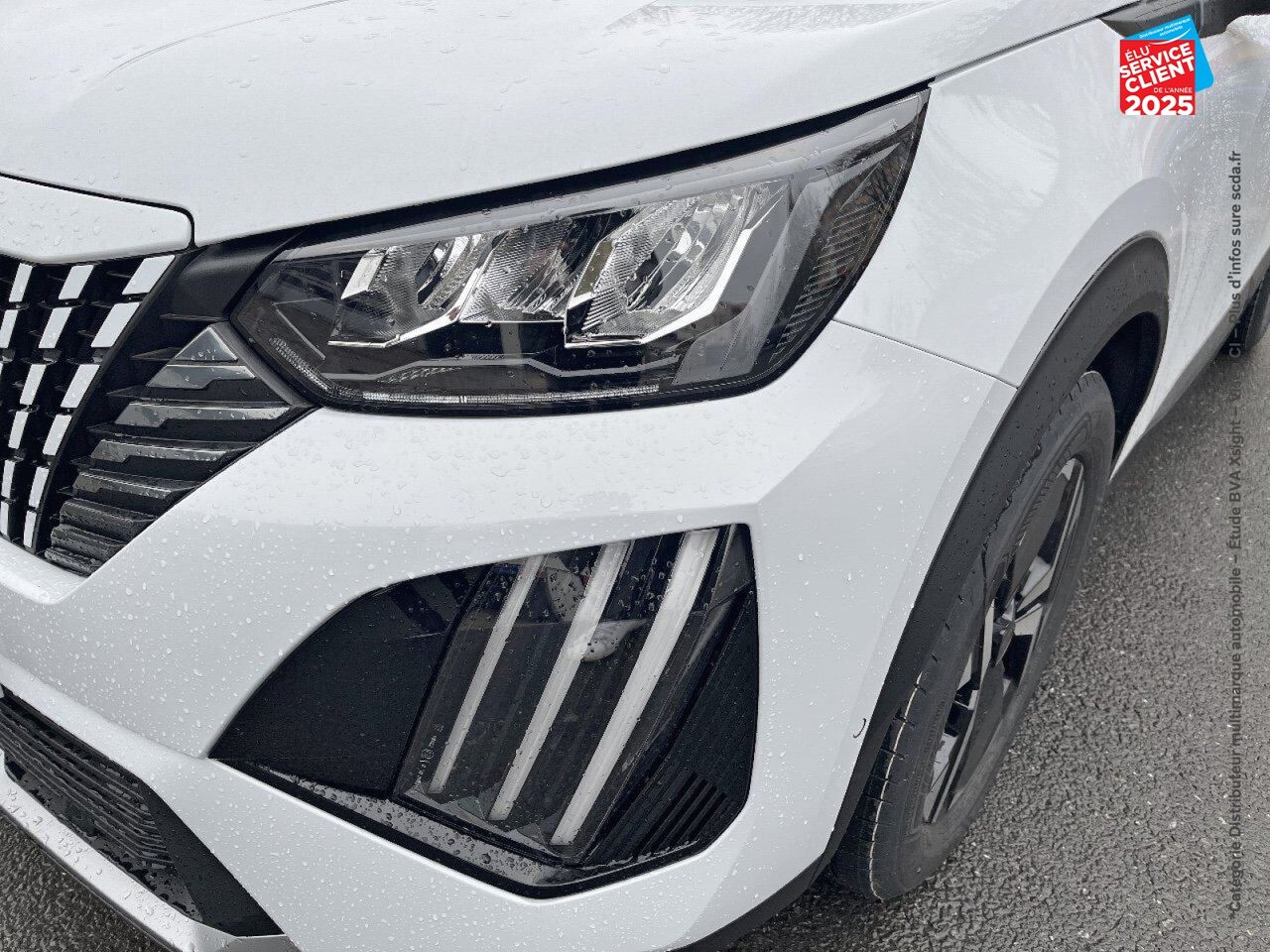 Véhicule d'occasion PEUGEOT 2008 1.2 PURETECH 100CH SS ALLURE chez Renault Saint-Louis