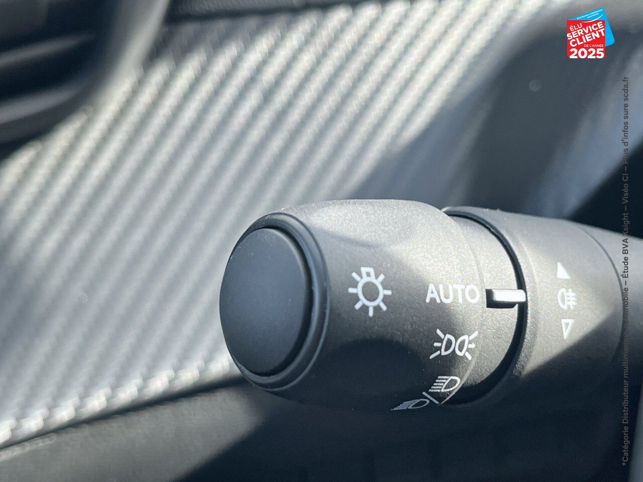 Véhicule neuf PEUGEOT 208 1.2 100CH SS STYLE chez Peugeot Sedan