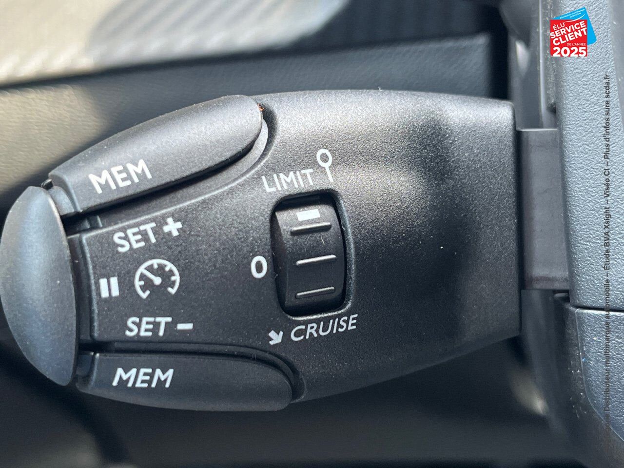 Véhicule neuf PEUGEOT 208 1.2 100CH SS STYLE chez Peugeot Sedan