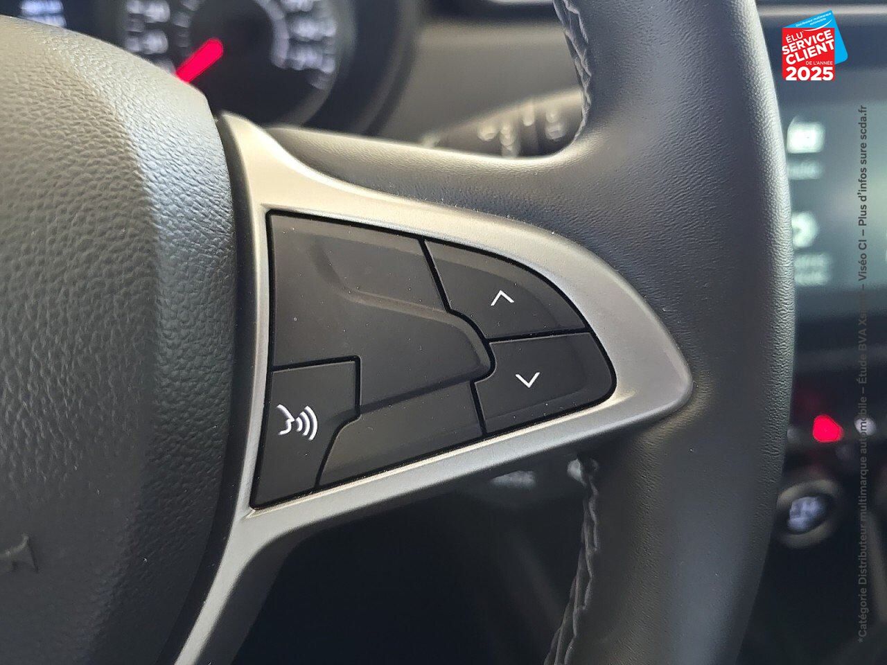 Véhicule d'occasion DACIA DUSTER 1.0 ECO-G 100CH JOURNEY 4X2 GPS CAMERA chez Renault Colmar