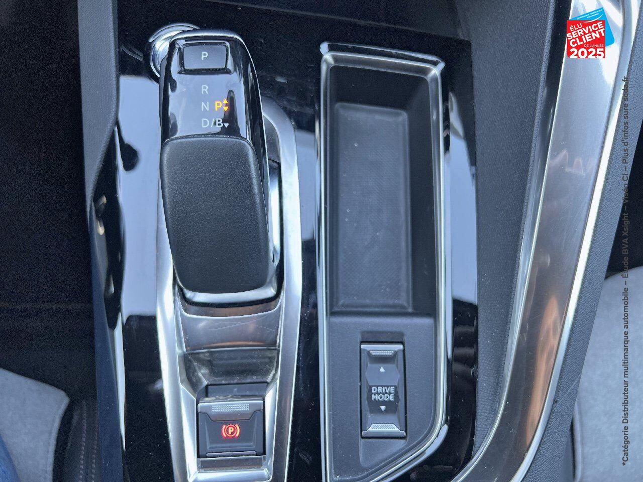 Véhicule d'occasion PEUGEOT 3008 HYBRID 225CH GT PACK E-EAT8 SIEGES CHAUF CAMERA CARPLAY chez Dacia Strasbourg